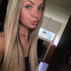 Meet your Posher, Alyssa